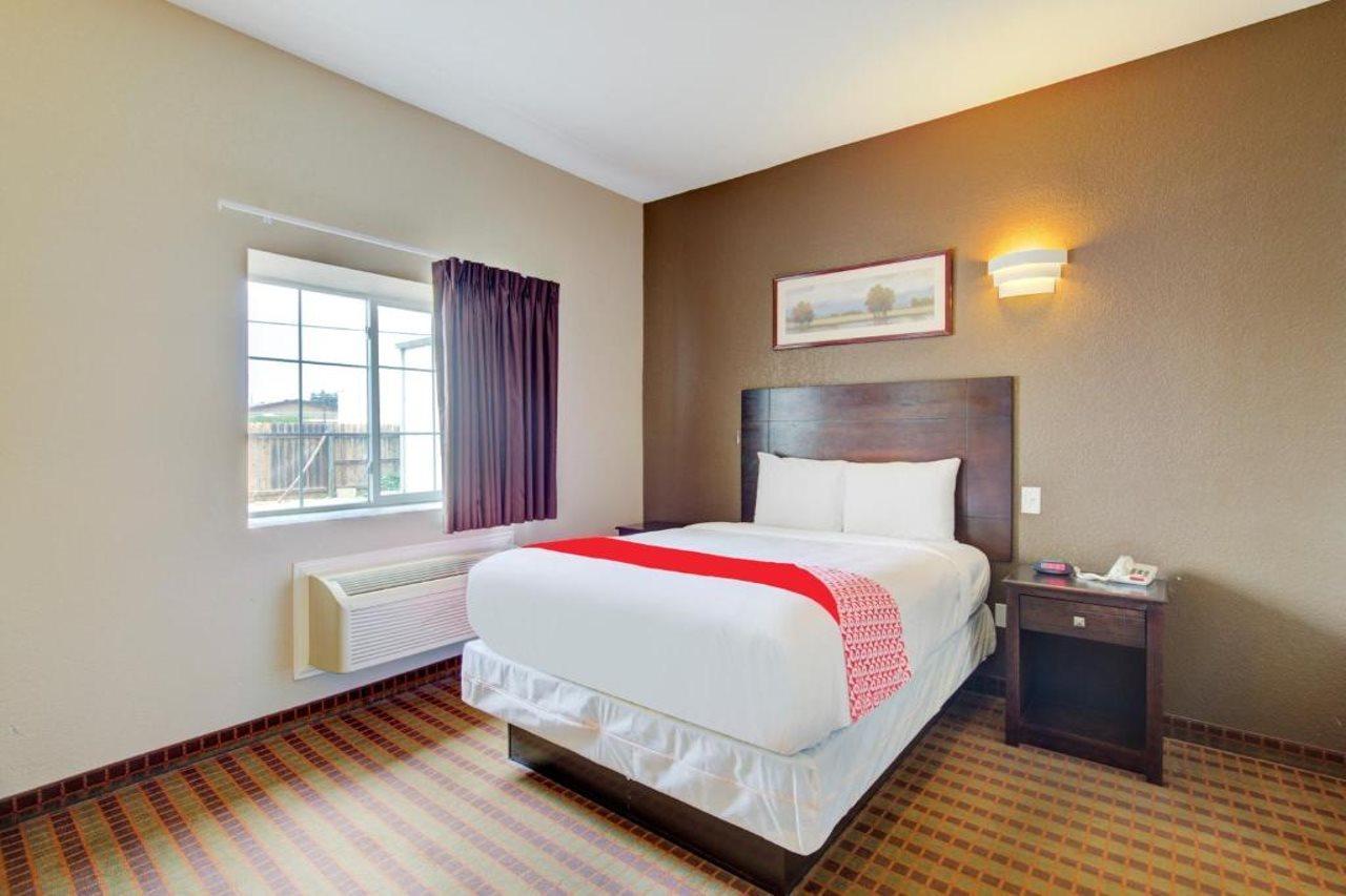 Hotel Dilley Grand Екстер'єр фото