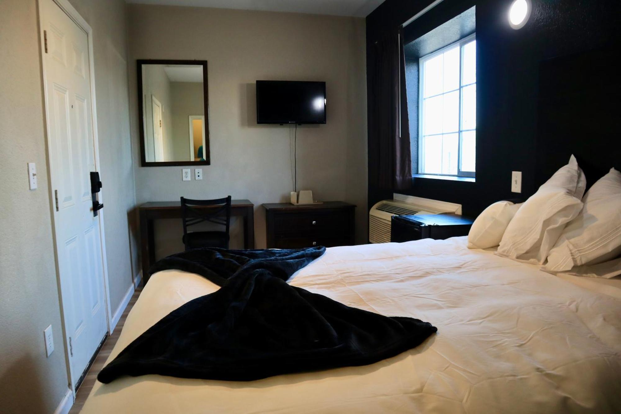 Hotel Dilley Grand Номер фото
