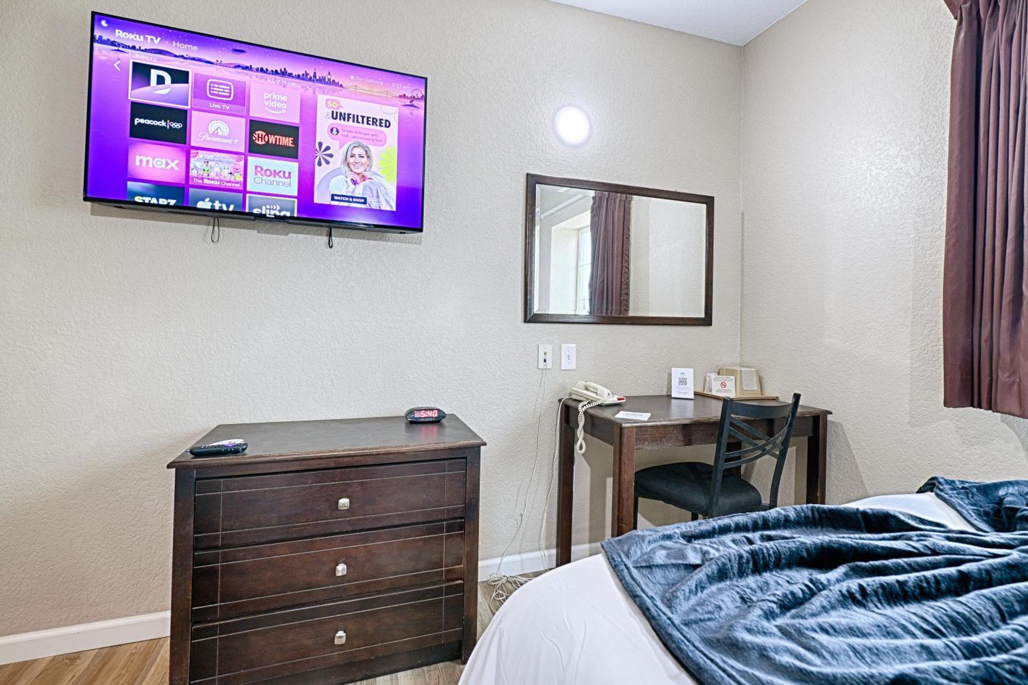 Hotel Dilley Grand Екстер'єр фото