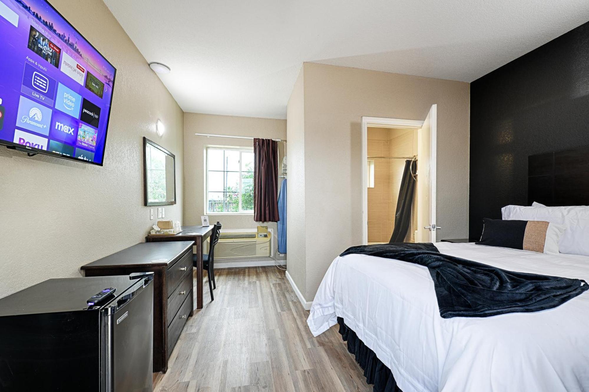 Hotel Dilley Grand Екстер'єр фото
